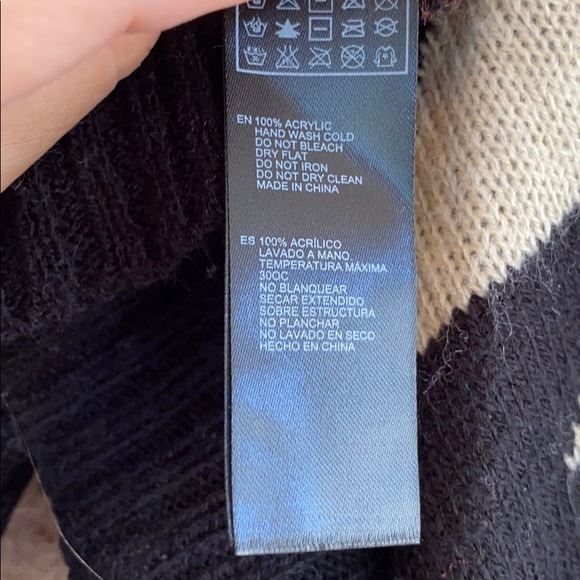 Aztec print cardigan sweater (black) - Picture 8 of 8